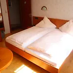 Szálloda Pension Zur Harburg Uslar