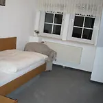 Pension Zur Harburg 3*