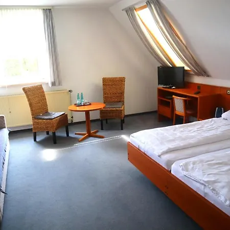 Pension Zur Harburg 3*
