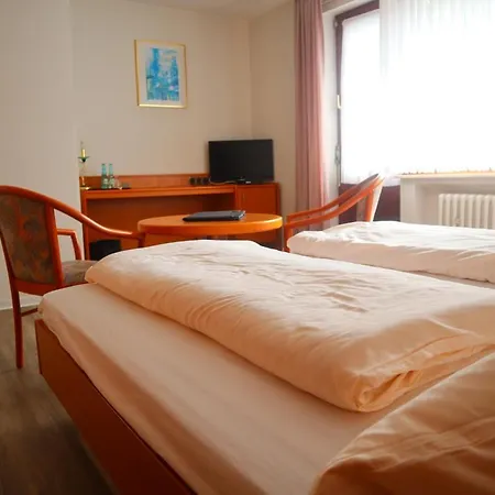 Otel Pension Zur Harburg