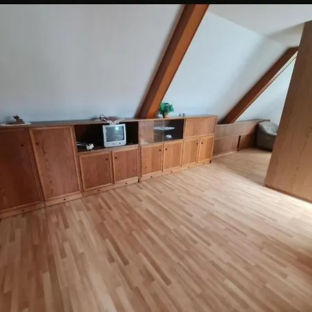 Otel Pension Zur Harburg Uslar
