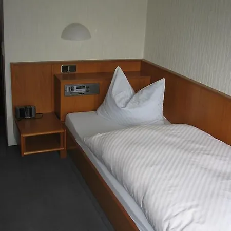 Pension Zur Harburg 3*