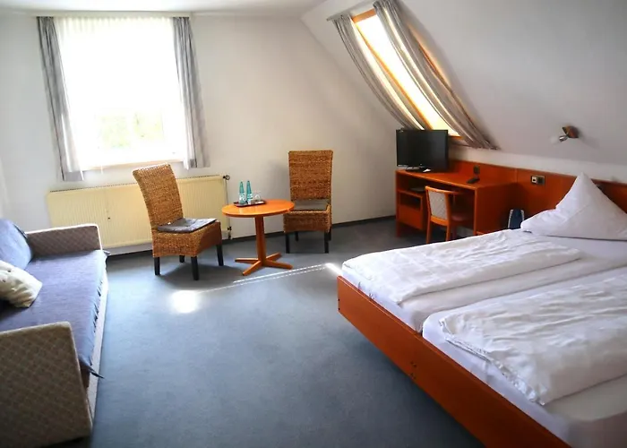 Pension Zur Harburg 3*