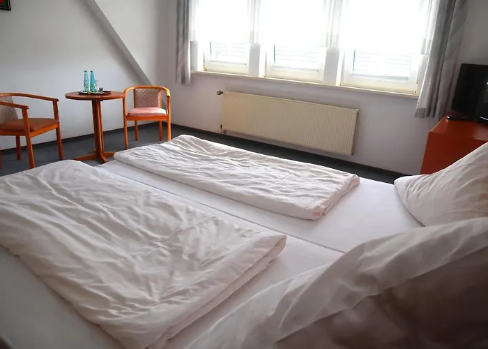 Pension Zur Harburg 3*