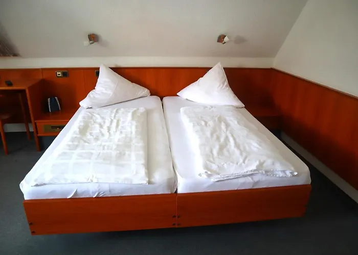 Pension Zur Harburg Otel