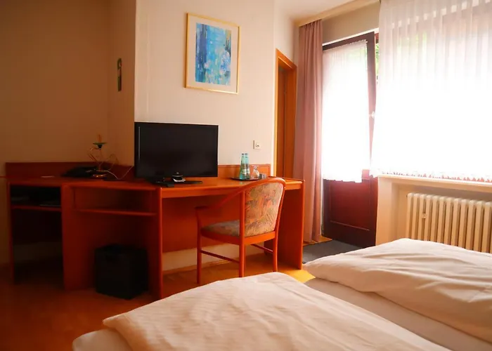 Pension Zur Harburg Otel Uslar