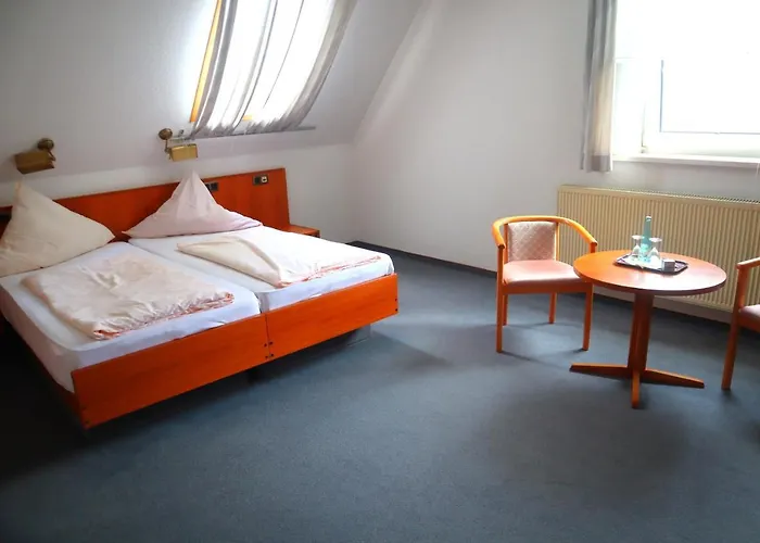 Pension Zur Harburg Otel Uslar