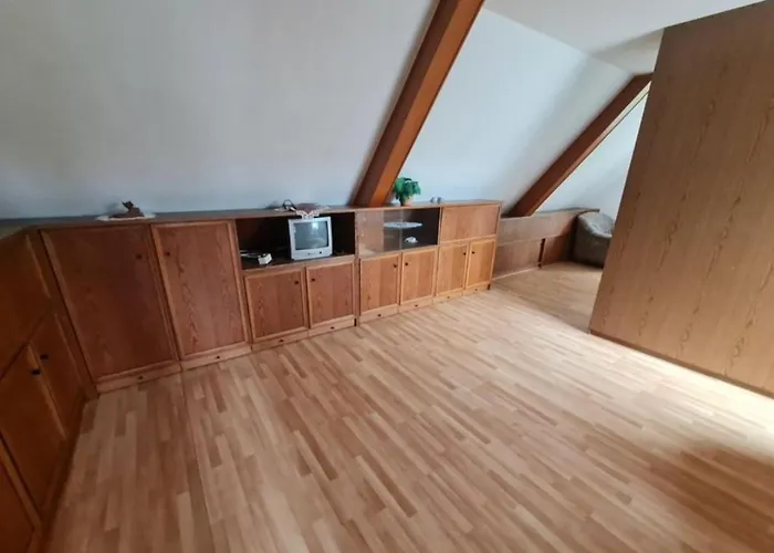 Otel Pension Zur Harburg Uslar