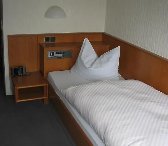 Pension Zur Harburg 3*