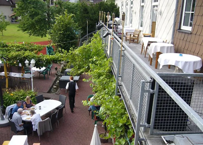 Otel Pension Zur Harburg Uslar